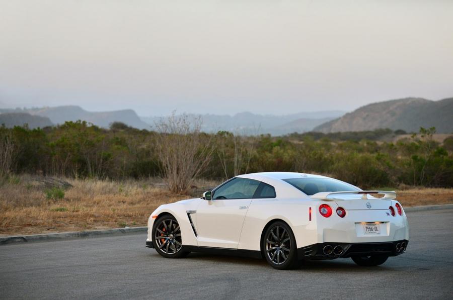  Nissan GT-R 2014 года  (фото 42 из 80)